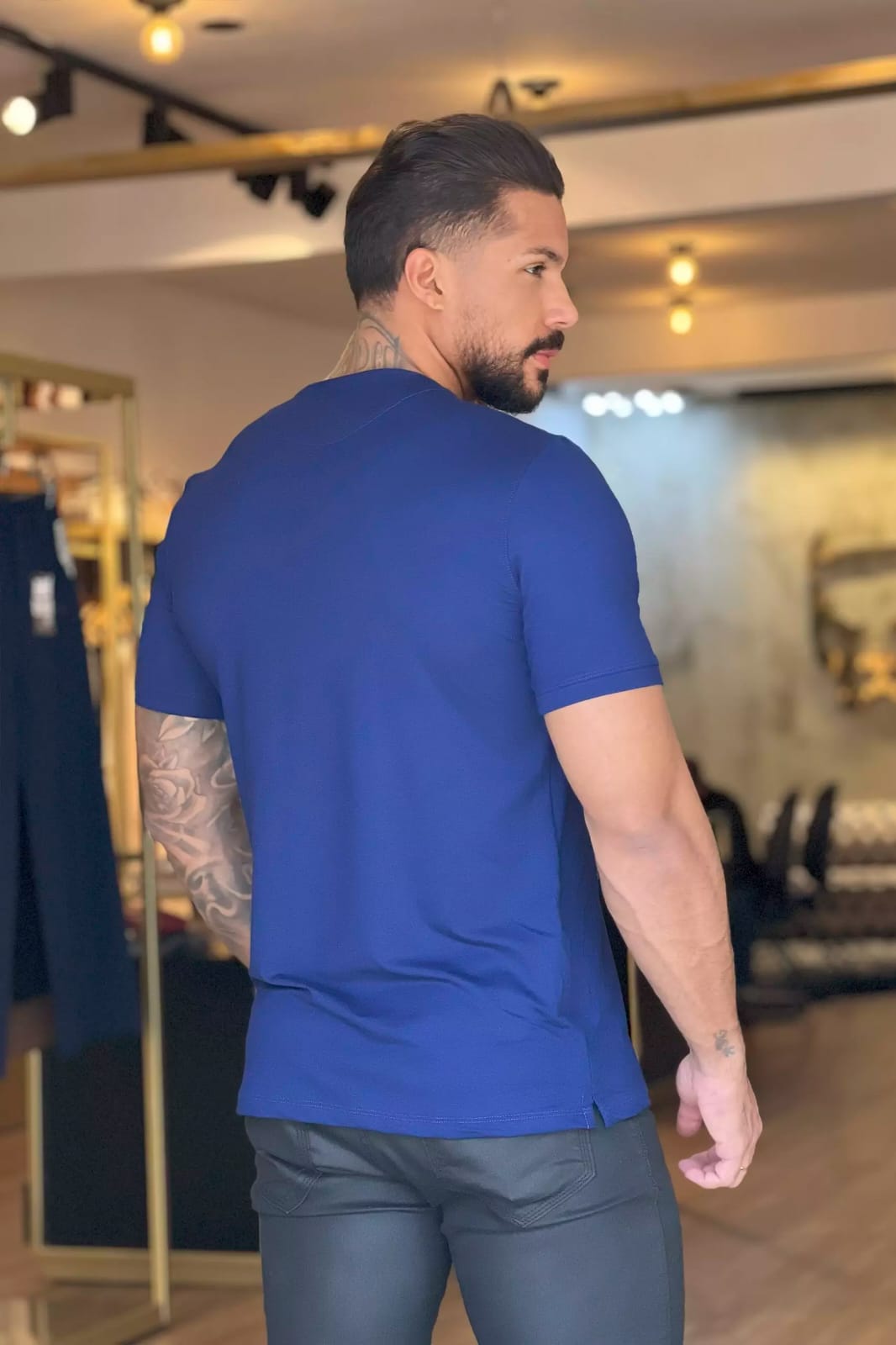 CAMISETA GOLA V PIT BLL JEANS MODELAGEM SLIM COM ESTAMPA PERSONALIZADA Ref: 86313