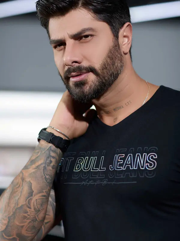 CAMISETA GOLA V MASCULINA PRETA PIT BULL JEANS Ref: 82442