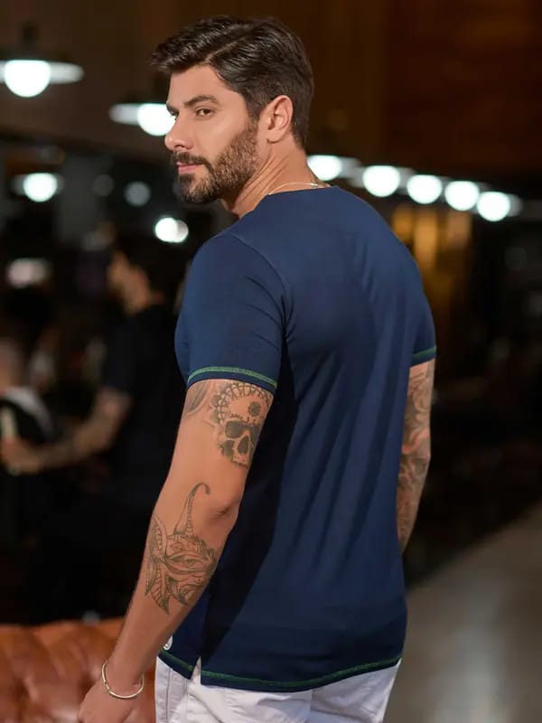 CAMISETA MASCULINA GOLA V COM ESTAMPA PIT BULL JEANS 82441