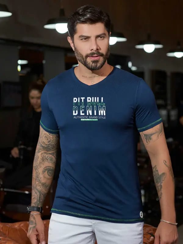 CAMISETA MASCULINA GOLA V COM ESTAMPA PIT BULL JEANS 82441