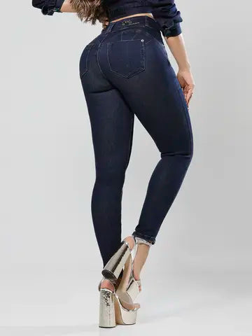 Calça Skinny Feminina Pit Bull Jeans Elegante e Versátil com Lavado Escuro Ref: 87729