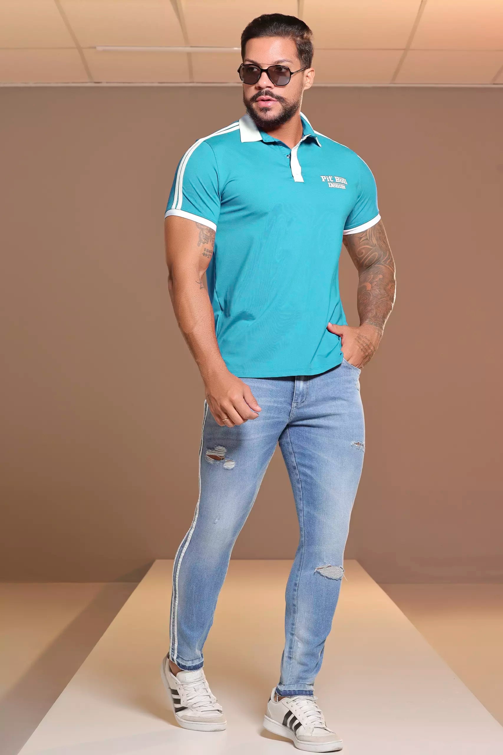 Polo Masculina Sofisticada e Estilosa com Detalhe em Relevo Pit Bull Jeans Ref: 87103