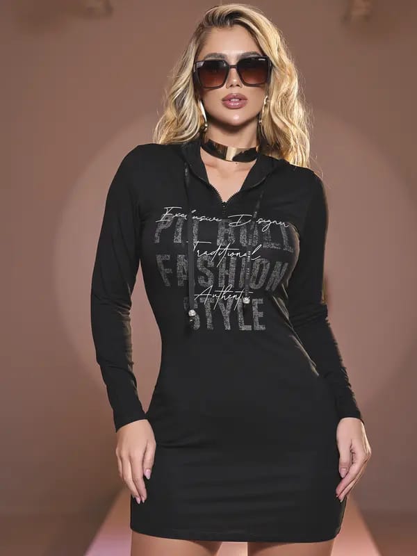 VESTIDO COM CAPUZ E ESTAMPA FASHION PIT BULL JEANS 84590