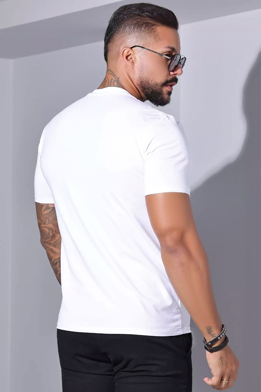 CAMISETA MASCULINA GOLA O PIT BULL JEANS CASUAL E VERSÁTIL Ref: 88053