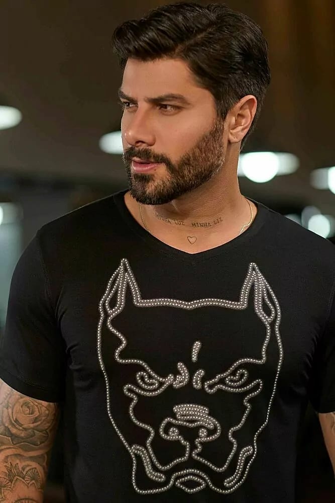 CAMISETA MASCULINA ESTAMPADA GOLA V AUTÊNTICA E MODERNA Ref: 83290
