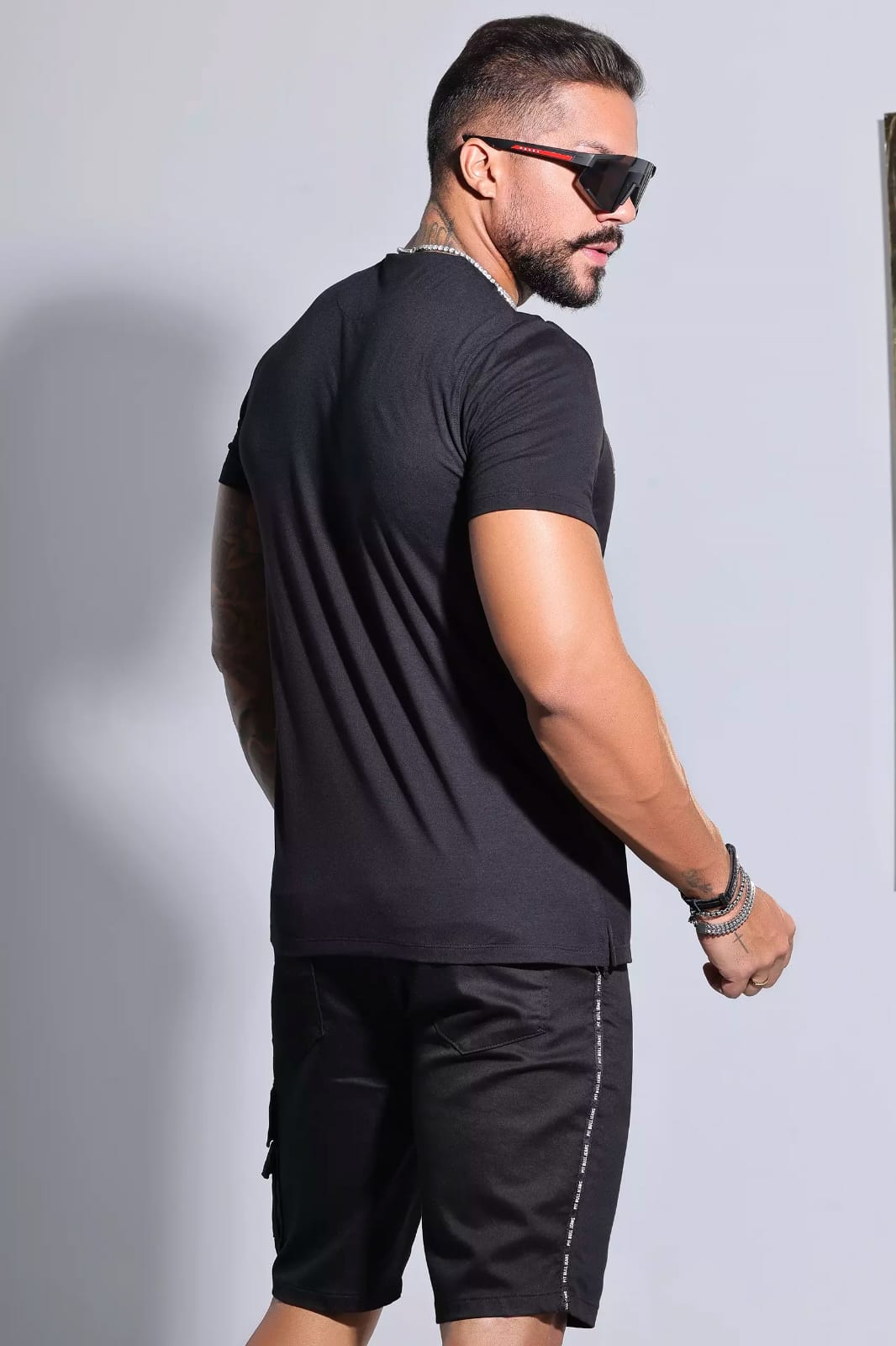 CAMISETA GOLA O LOGOMANIA PIT BULL JEANS COM VISUAL MODERNO Ref: 84619